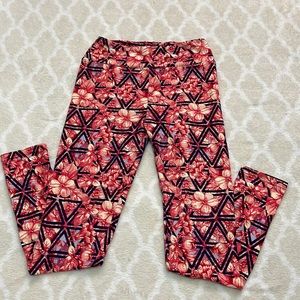 Lularoe legging, size medium to small, floral design